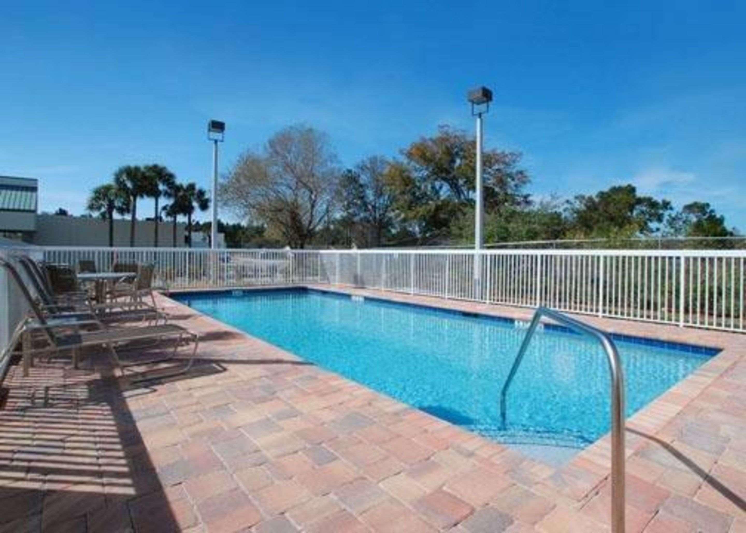 Comfort Suites Palm Bay - Melbourne Eksteriør bilde